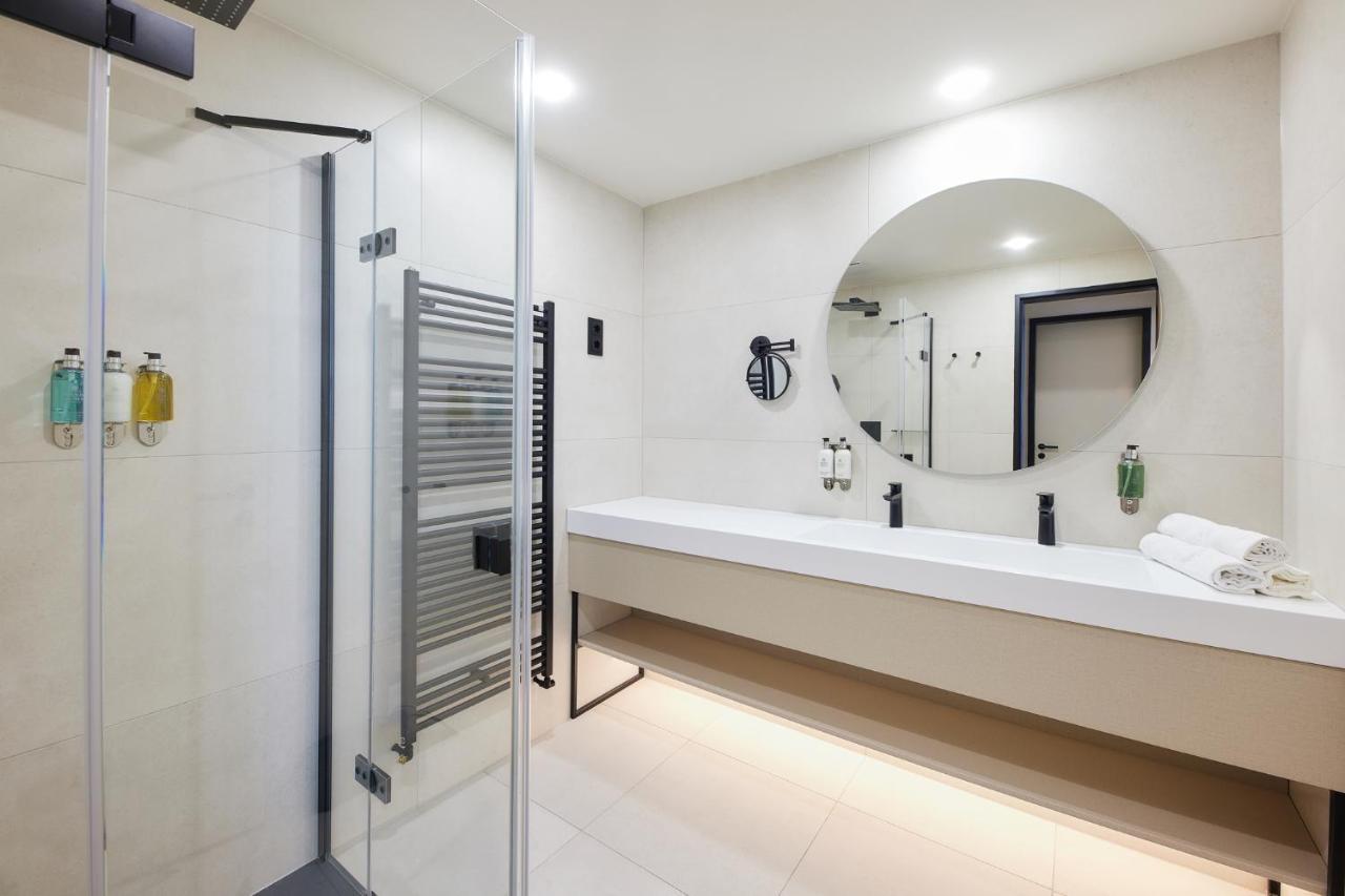 Lua Resort - Adults Only Balatonfured Exterior photo Bathroom